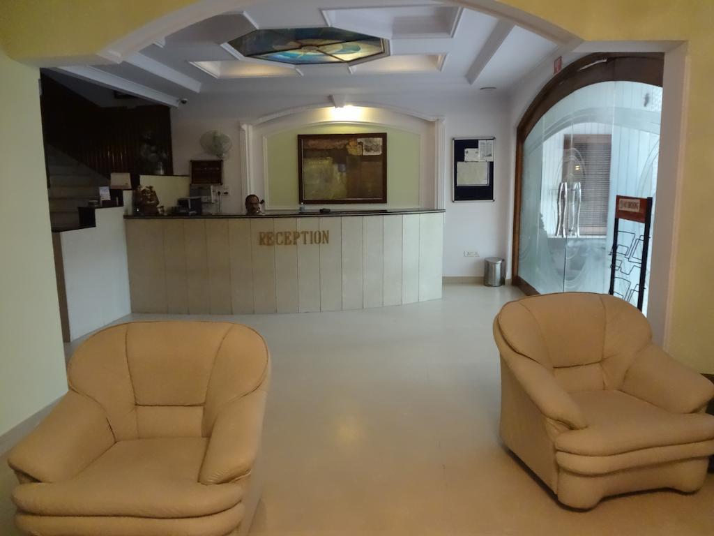 Hotel Pablas International, New Delhi, Near Metro Exterior photo