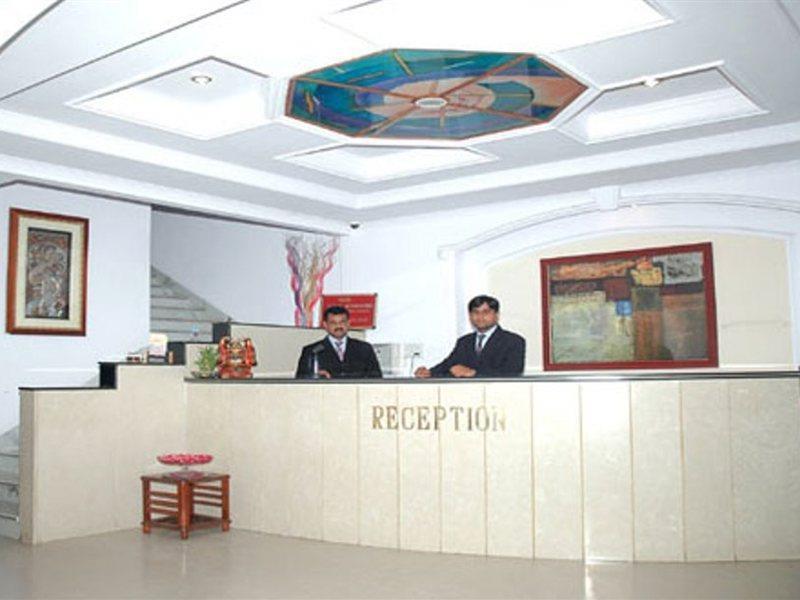 Hotel Pablas International, New Delhi, Near Metro Exterior photo