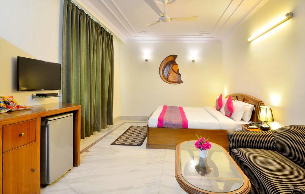 Hotel Pablas International, New Delhi, Near Metro Exterior photo