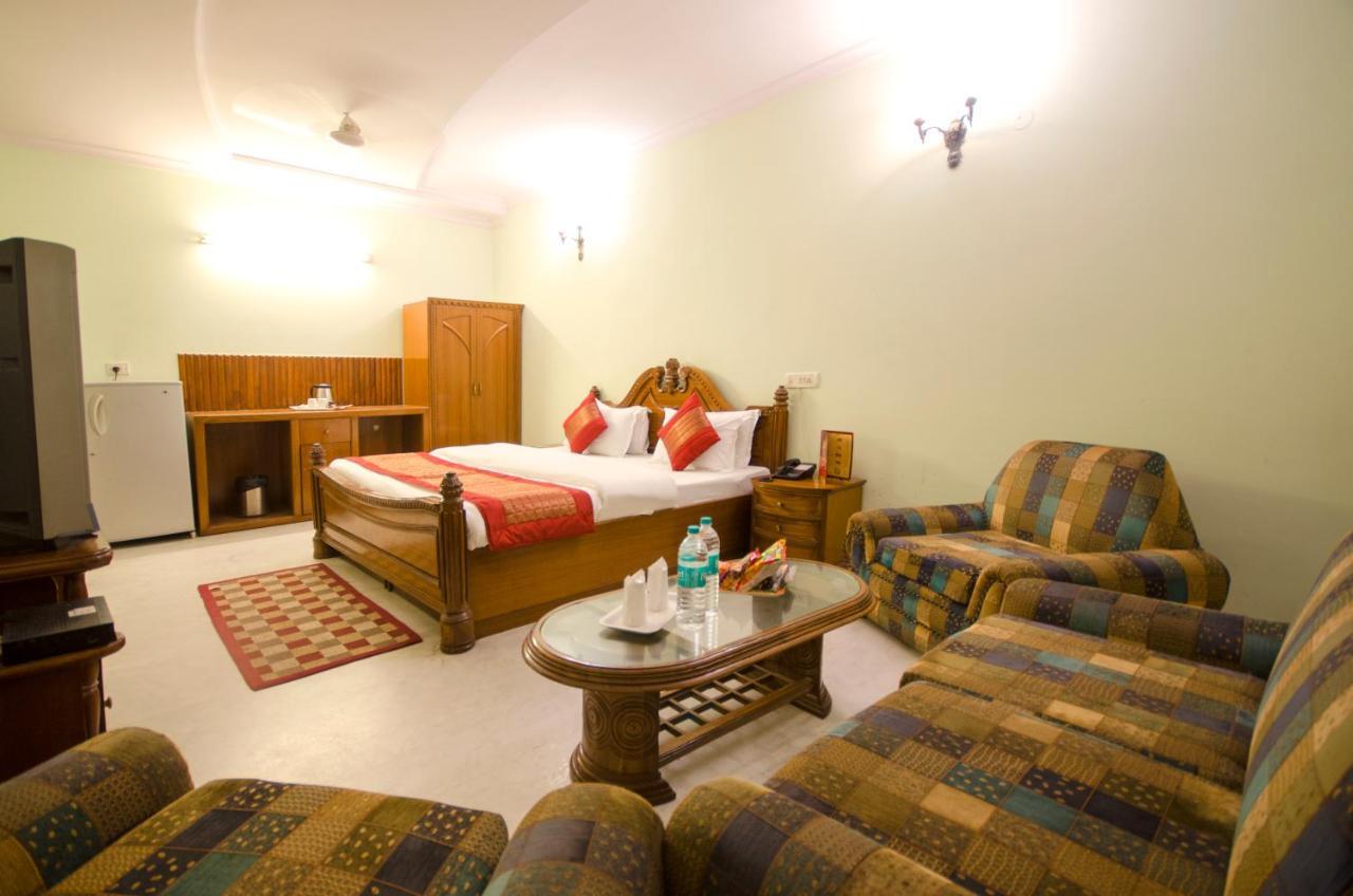 Hotel Pablas International, New Delhi, Near Metro Exterior photo